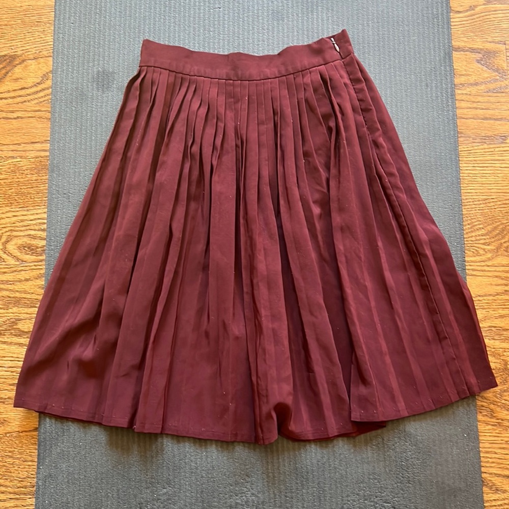 American Apparel mid length skirt burgundy size S